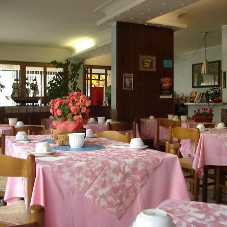 Hotel Primavera ديسينسانو ديل غاردا المظهر الخارجي الصورة