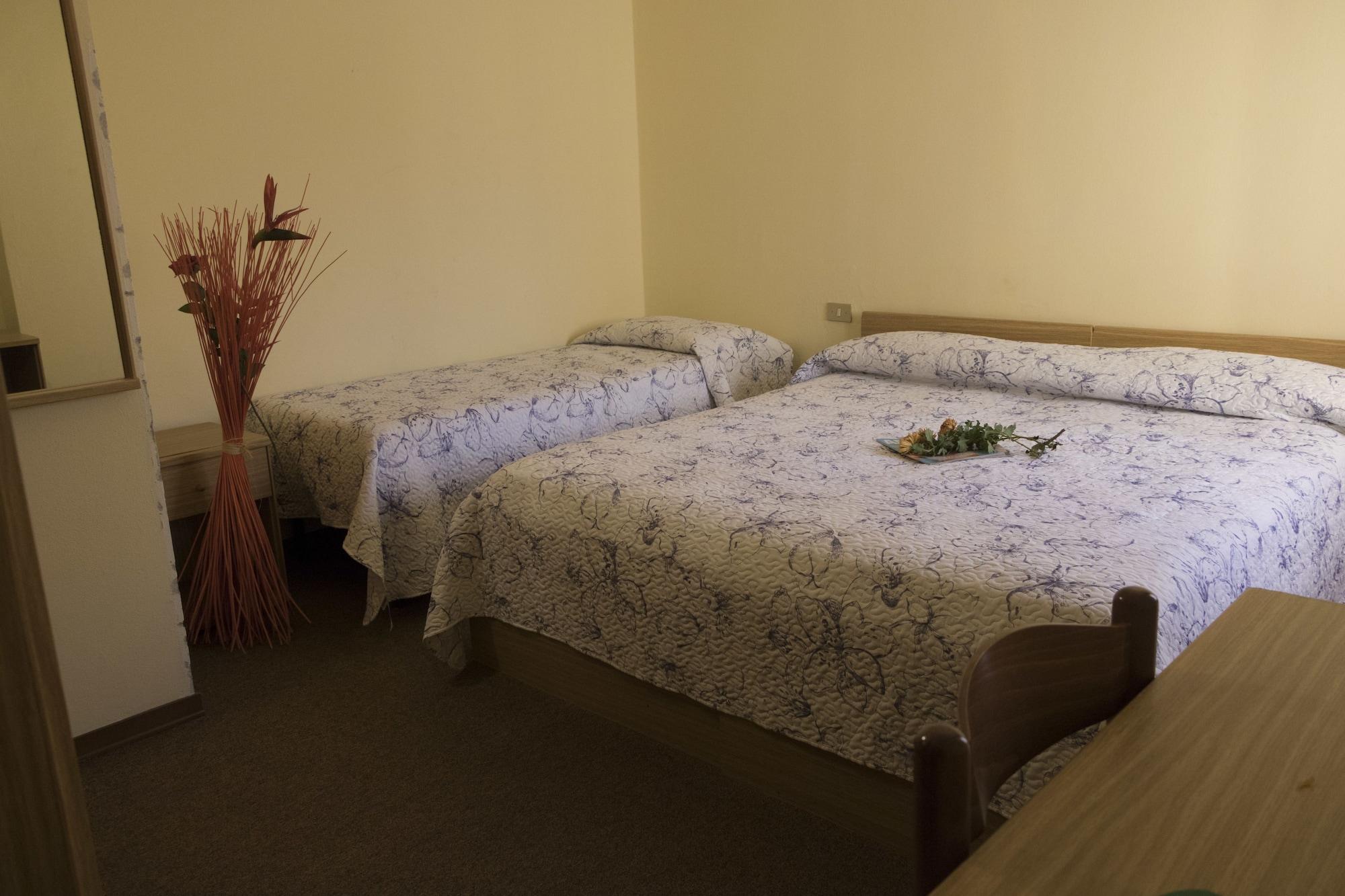 Hotel Primavera ديسينسانو ديل غاردا المظهر الخارجي الصورة