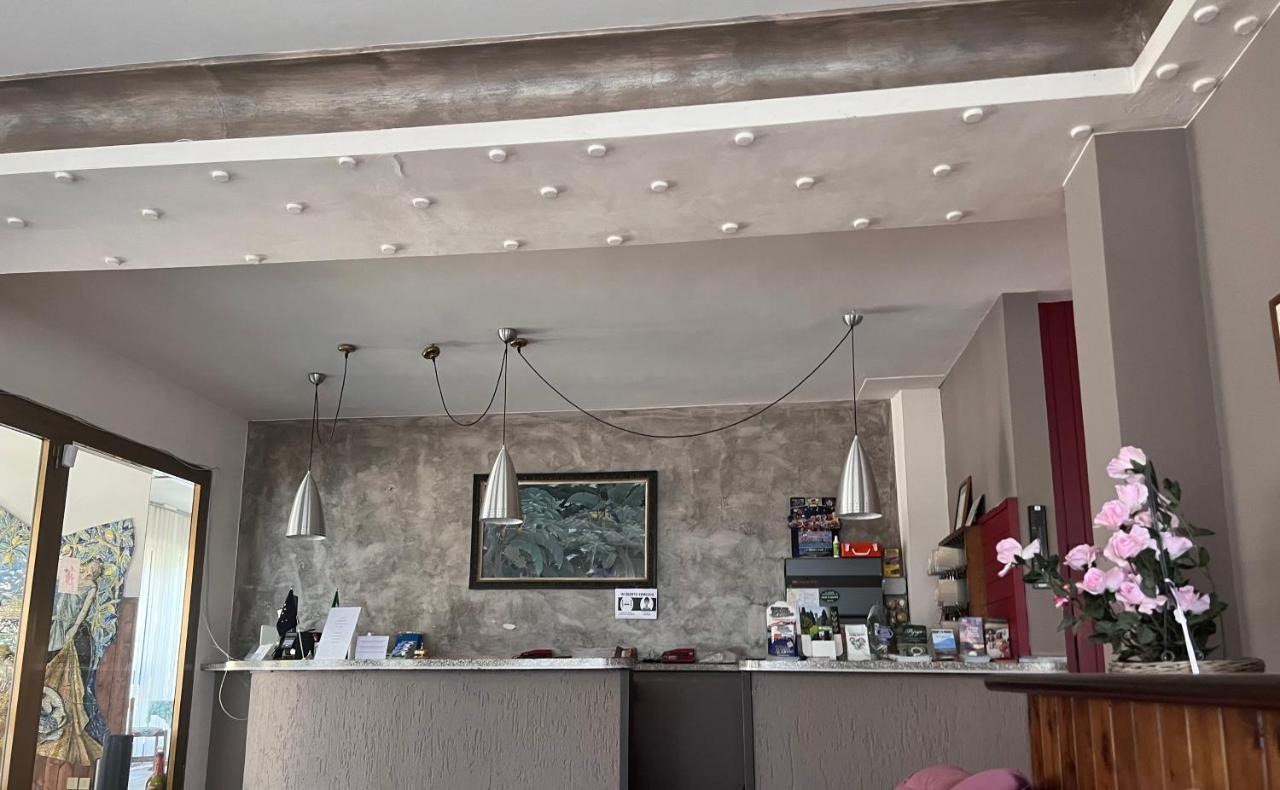 Hotel Primavera ديسينسانو ديل غاردا المظهر الخارجي الصورة