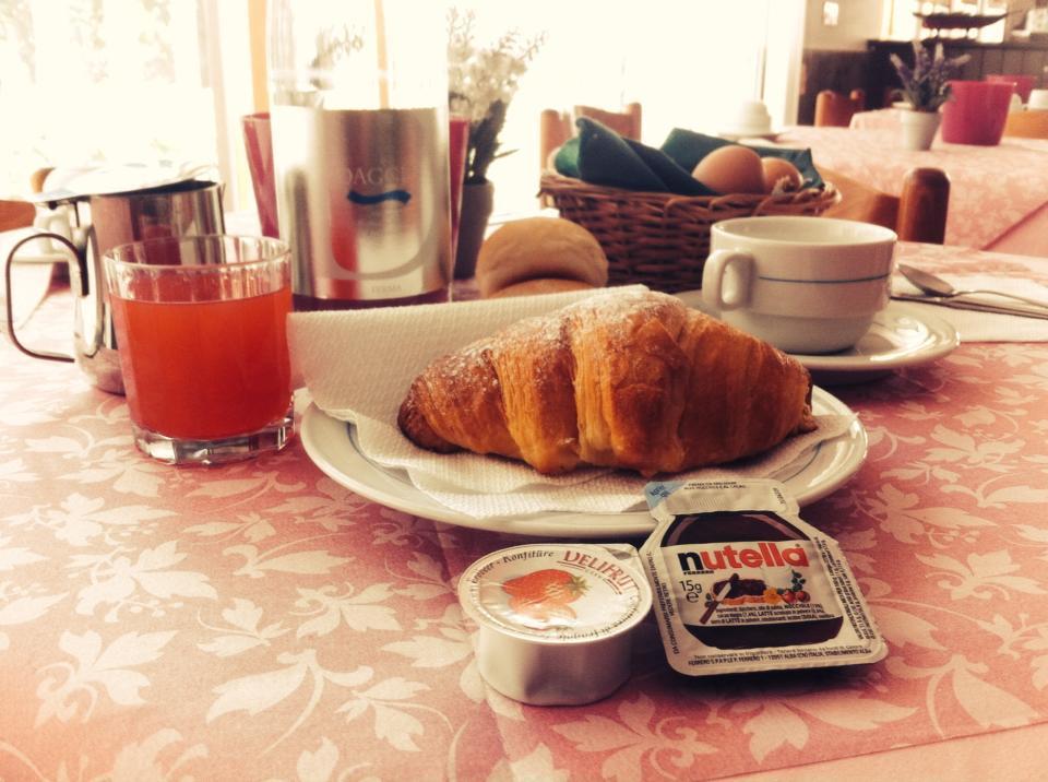 Hotel Primavera ديسينسانو ديل غاردا المظهر الخارجي الصورة